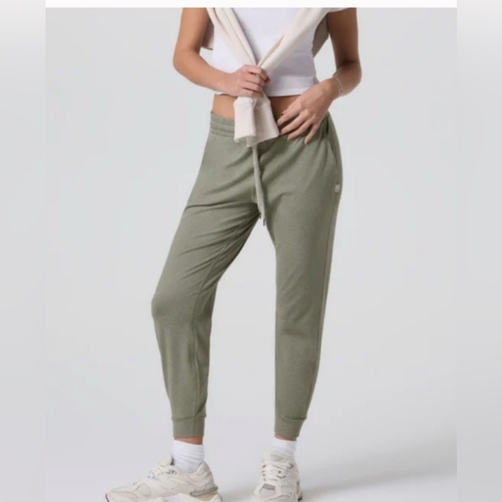 Vuori Halo Performance Joggers - Laurel Heather